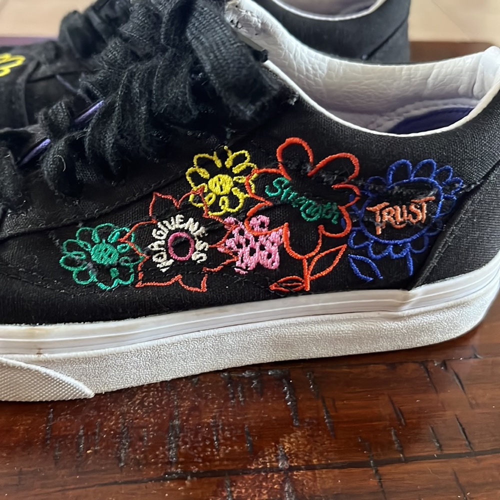 Kids Vans - Picture 6 of 14